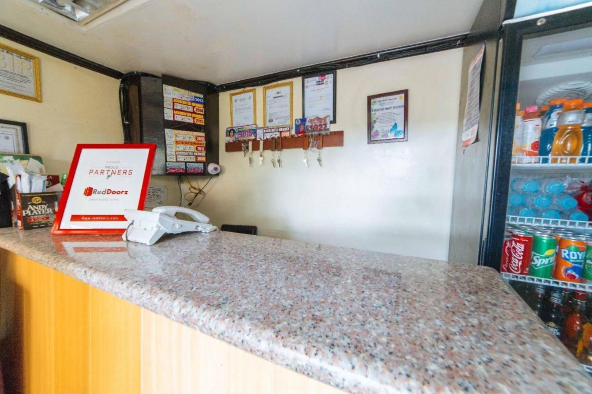 Reddoorz At Tagaytay Road 호텔 따가이따이 외부 사진